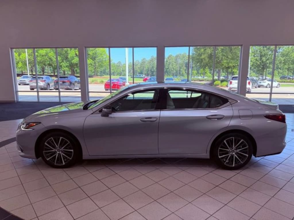 Certified 2023 Lexus ES 350 Sedan