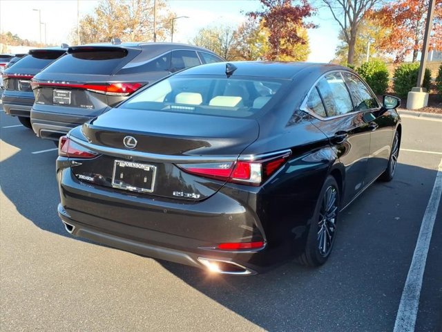 2025 Lexus ES 350 photo 4