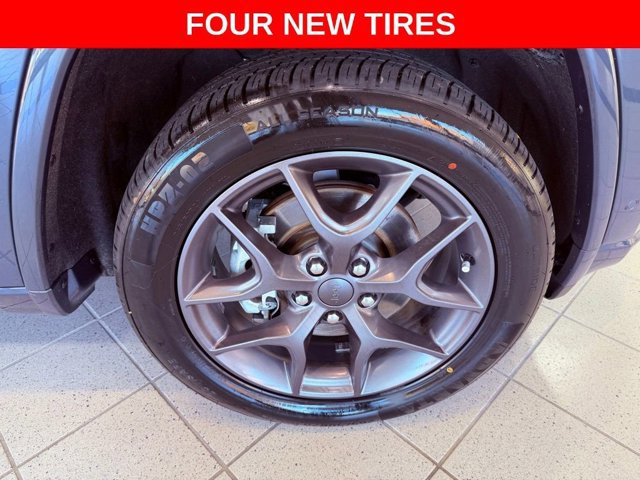 2021 Jeep Grand Cherokee Limited photo 3