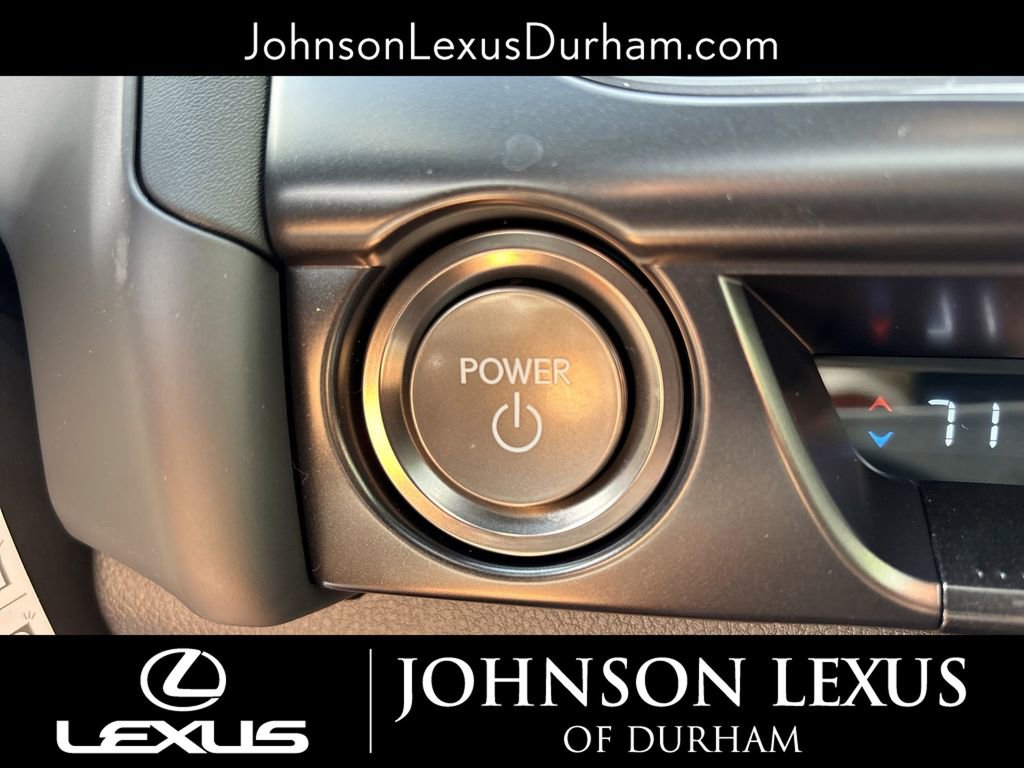 2026 Lexus UX Hybrid 300h Premium - Photo 18