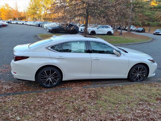 2025 Lexus ES 350 photo 2