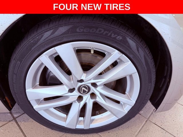 2021 Lexus IS 300 photo 4