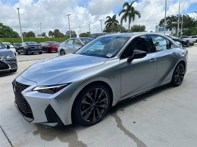 2025 Lexus IS 350 F SPORT photo 3