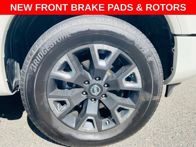 2021 Nissan Titan Platinum Reserve photo 4