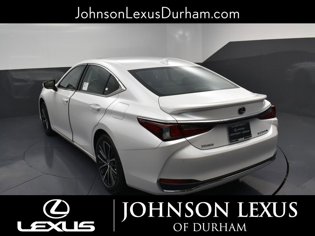 New 2025 Lexus ES HYBRID 300h 4-DOOR SEDAN