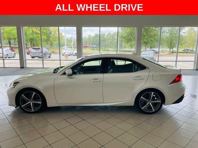 2017 Lexus IS 300 photo 4