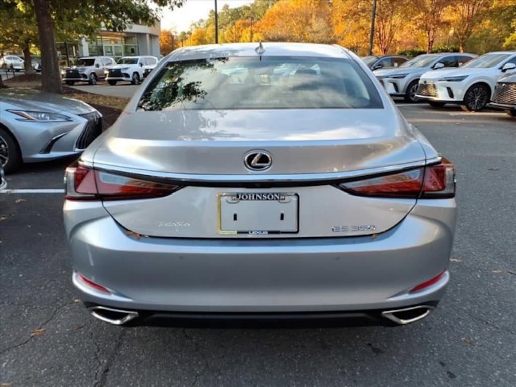 New 2025 Lexus ES 350 4-DOOR SEDAN