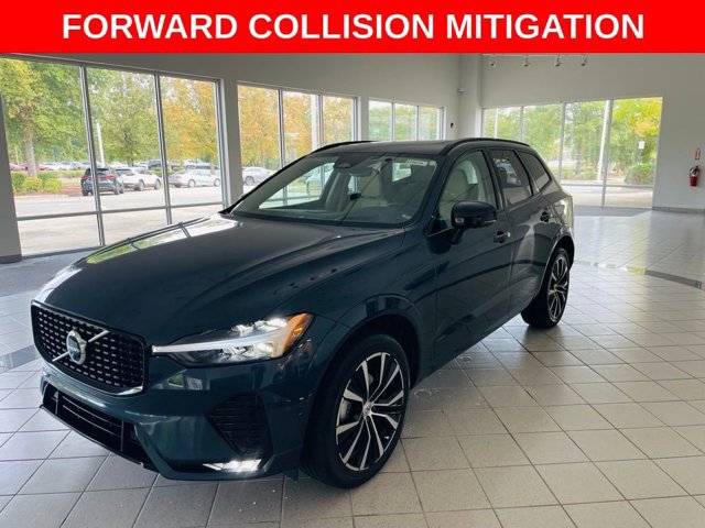 2025 Volvo XC60 B5 photo 2