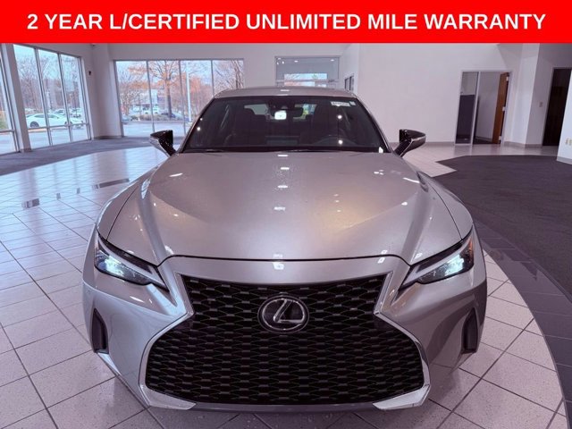 2021 Lexus IS 300 photo 2