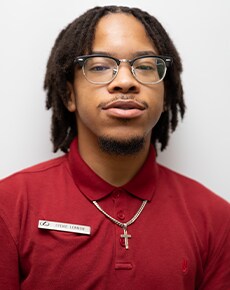 Staff member Stevie Lennon from 3f0dbdc661d6