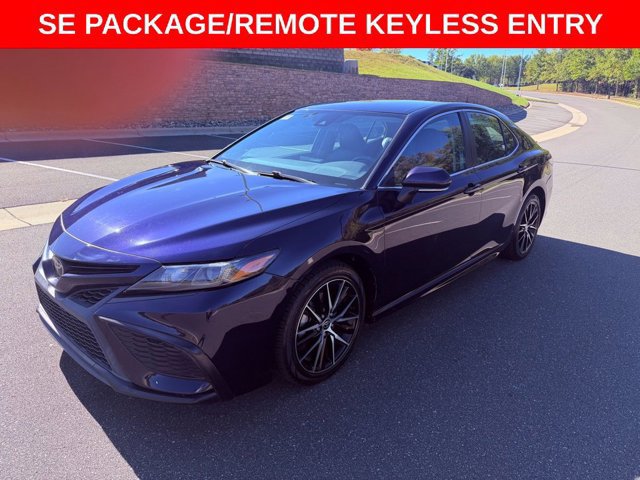 Used 2022 Toyota Camry SE Sedan