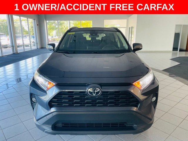 2019 Toyota RAV4 XLE photo 2