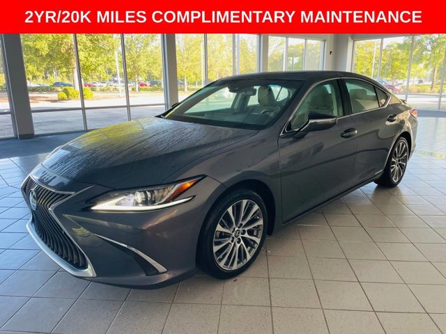 2021 Lexus ES 300h photo 3