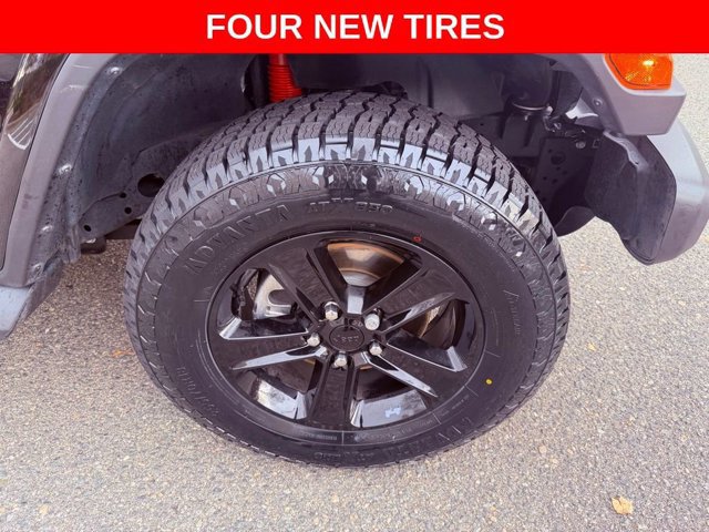 2022 Jeep Wrangler Unlimited Sahara photo 4