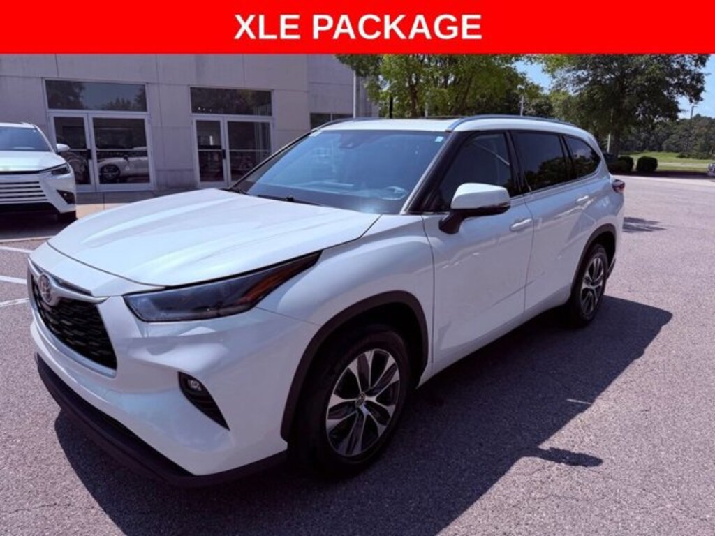 Used 2021 Toyota Highlander XLE SUV