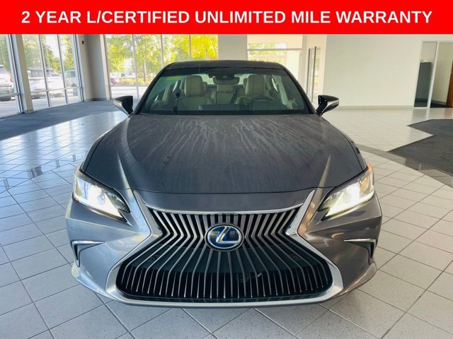 2021 Lexus ES 300h photo 2