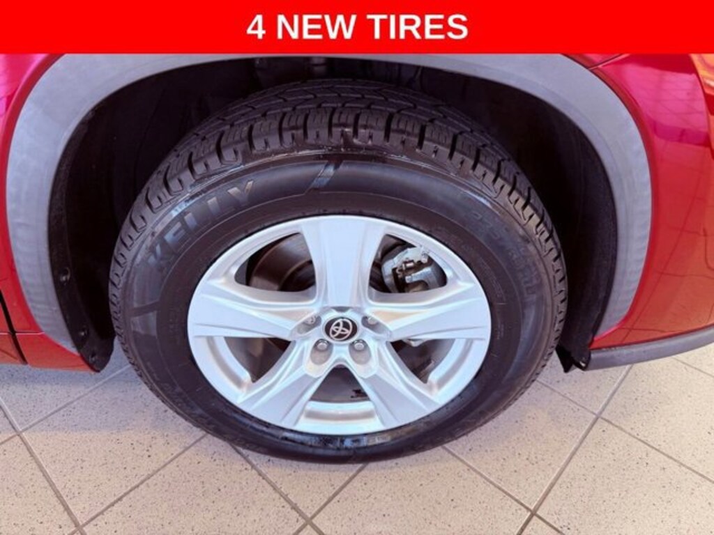 Used 2021 Toyota Highlander LE SUV