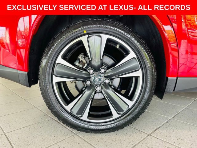 2023 Lexus UX 250h Premium photo 4