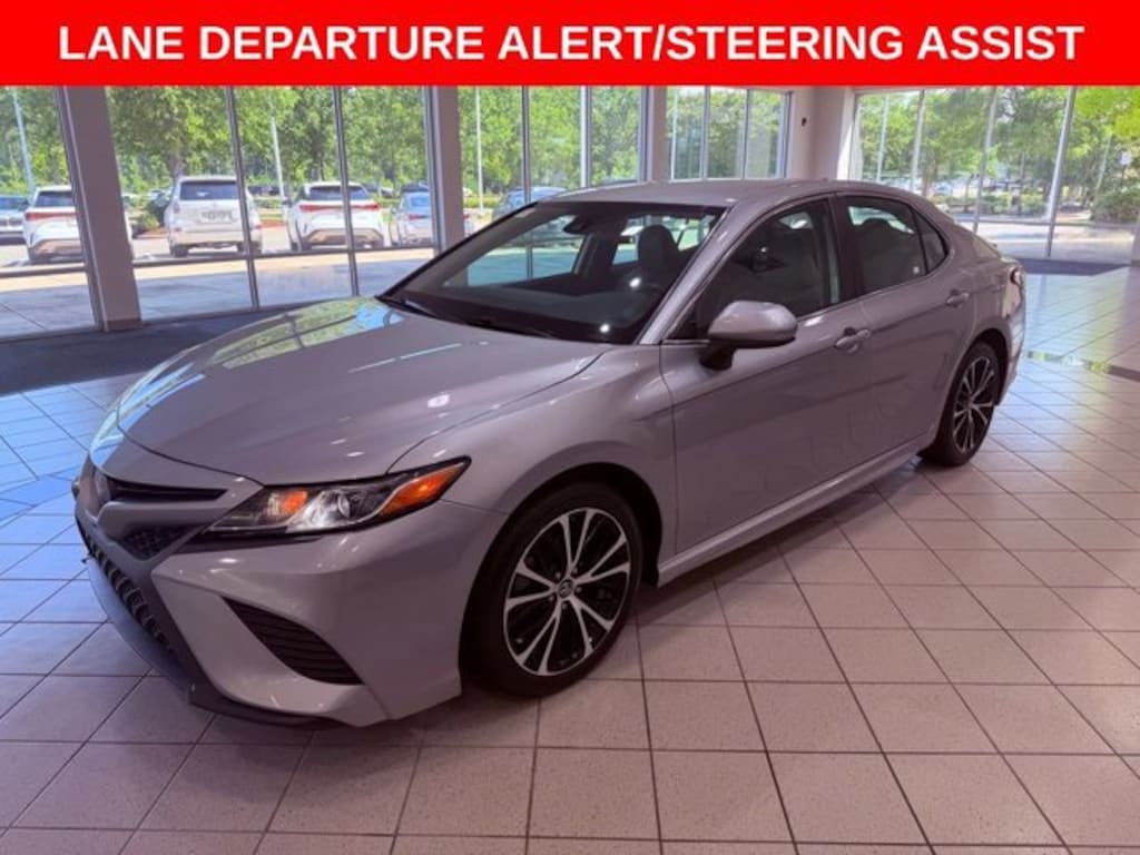 Used 2019 Toyota Camry SE Sedan