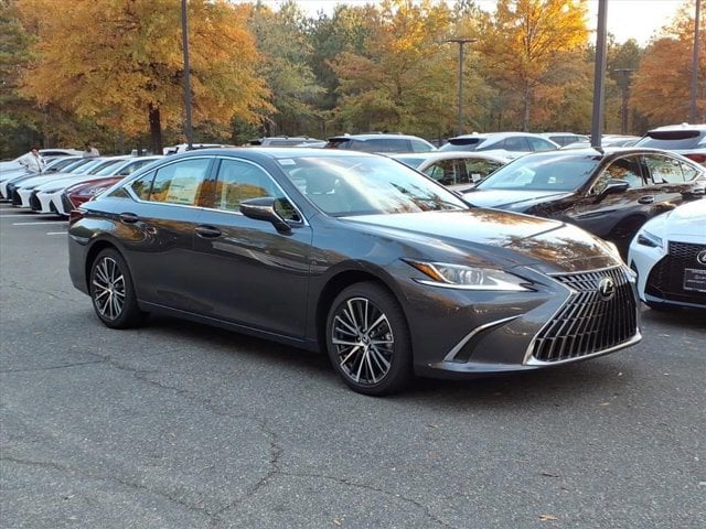 2025 Lexus ES 350's photo