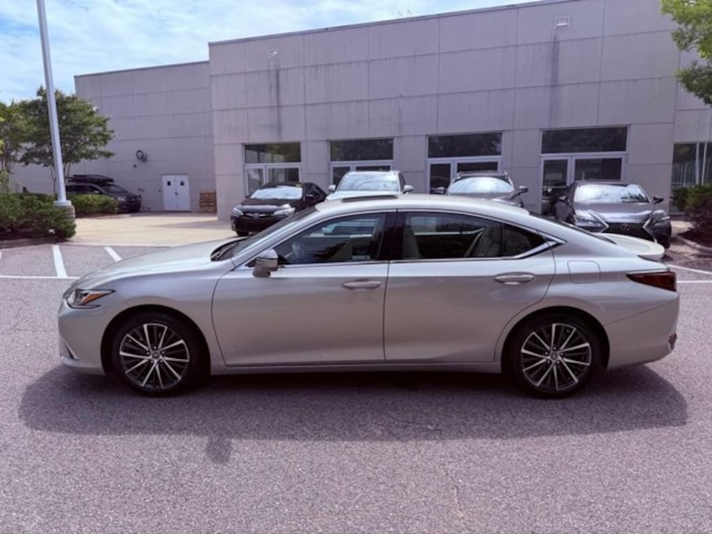 Certified 2025 Lexus ES 300h Base Sedan
