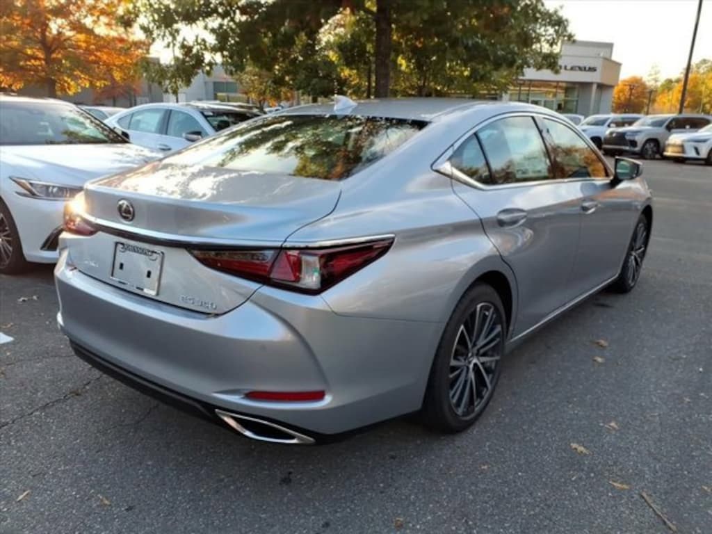 New 2025 Lexus ES 350 4-DOOR SEDAN