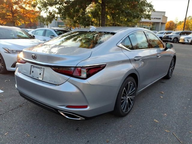 2025 Lexus ES 350 photo 3