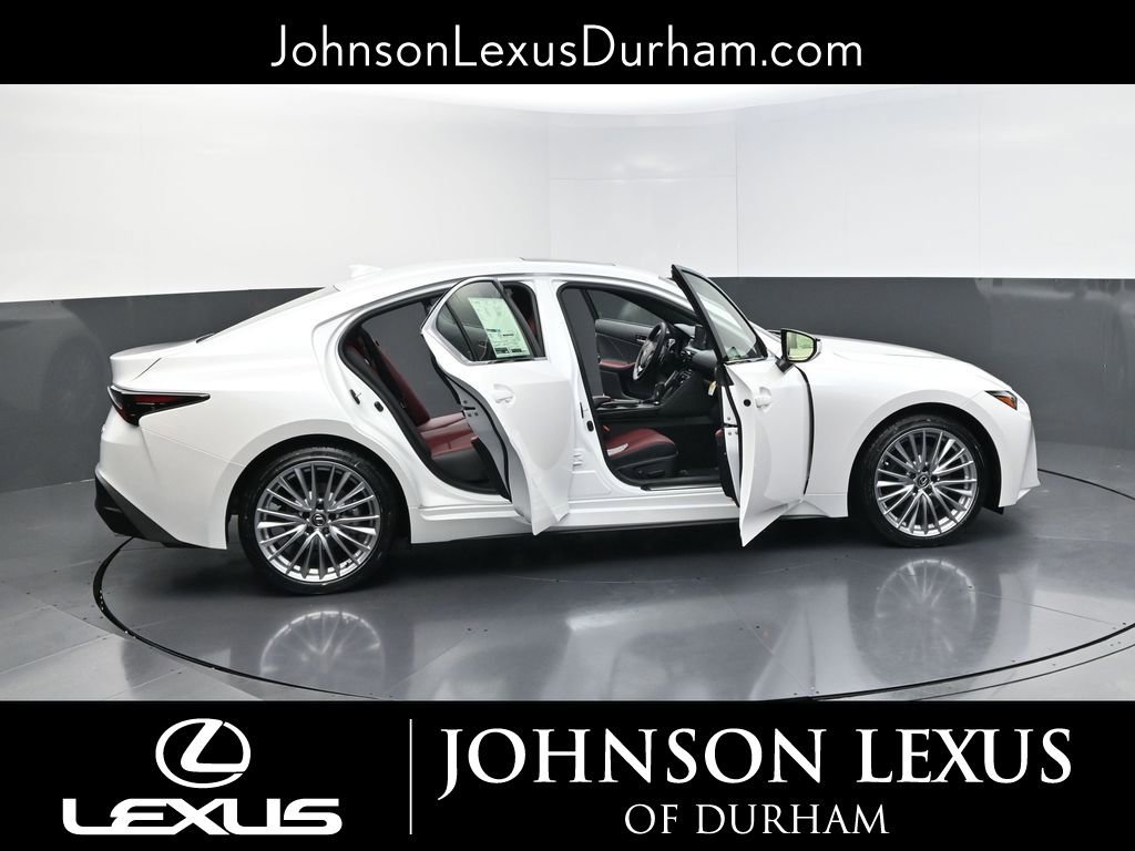 2025 Lexus IS 300 - Photo 32