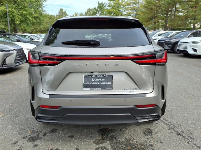 2026 Lexus NX 350h Premium AWD photo 4