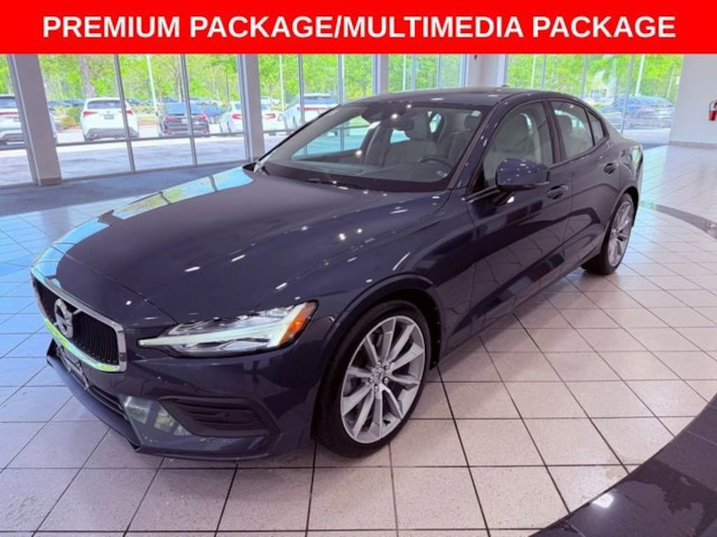 Used 2020 Volvo S60 T5 Momentum Sedan