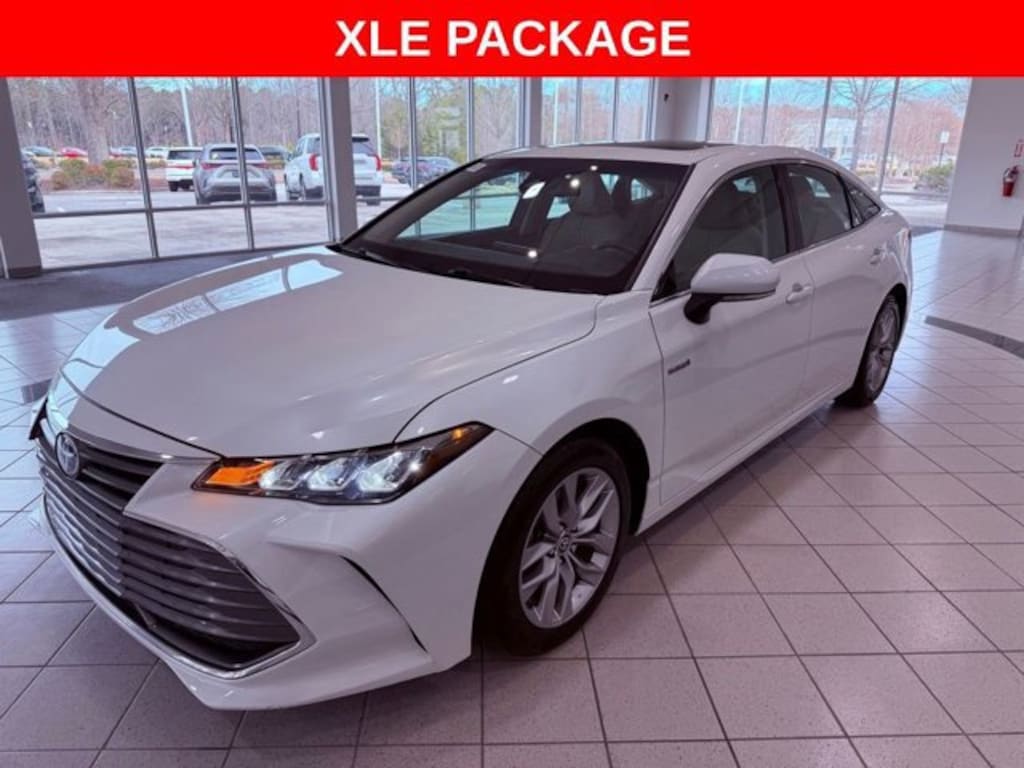 Used 2021 Toyota Avalon Hybrid XLE Sedan