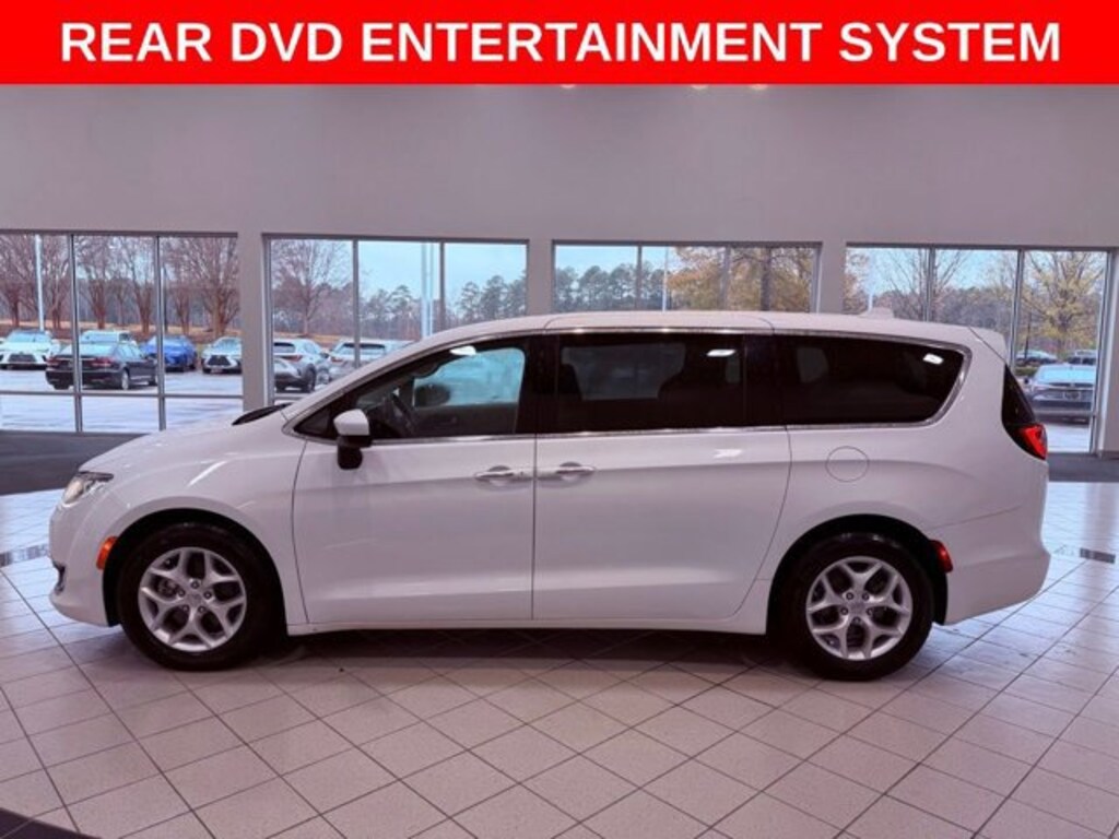 Used 2017 Chrysler Pacifica Touring-L Van