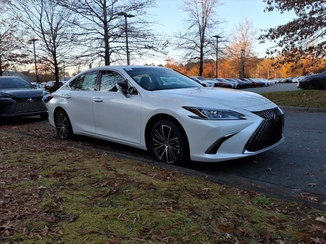 2025 Lexus ES 350's photo
