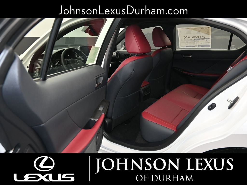 2025 Lexus IS 300 - Photo 11