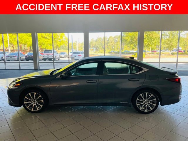 2021 Lexus ES 300h photo 4