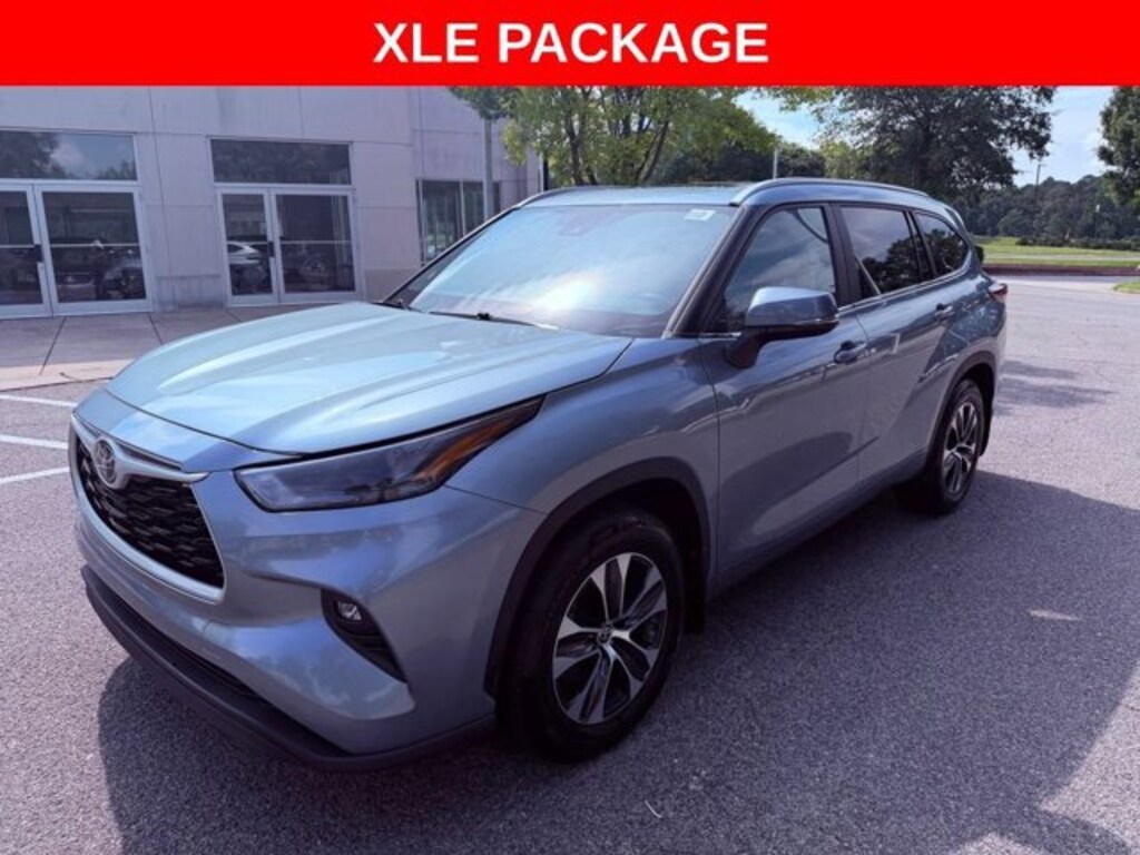 Used 2024 Toyota Highlander LE SUV
