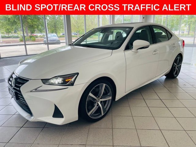 2017 Lexus IS 300 photo 3