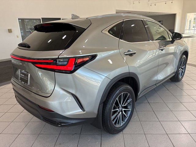 2022 Lexus NX 250 - Photo 11