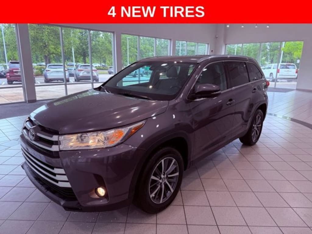 Used 2019 Toyota Highlander XLE V6 SUV