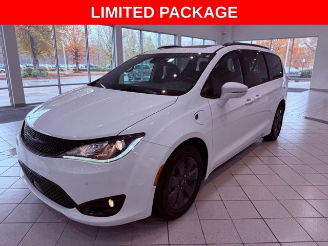 2020 Chrysler Pacifica Hybrid Limited photo 3