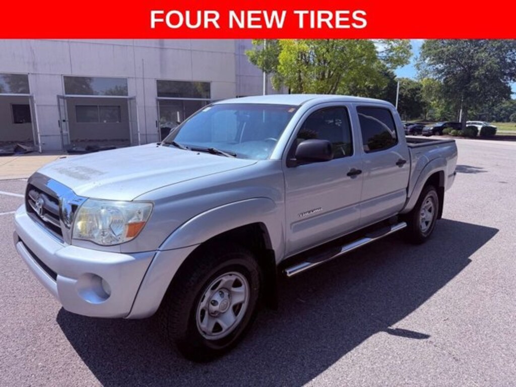 Used 2007 Toyota Tacoma PreRunner V6 Truck Double-Cab