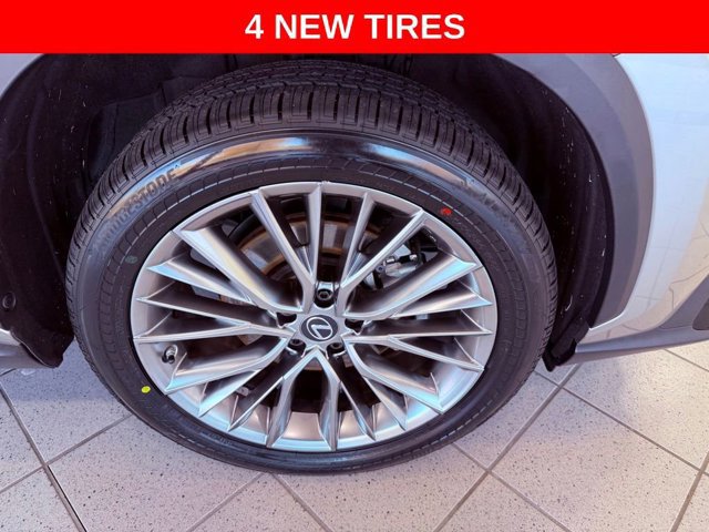 2023 Lexus NX 350h Premium photo 4