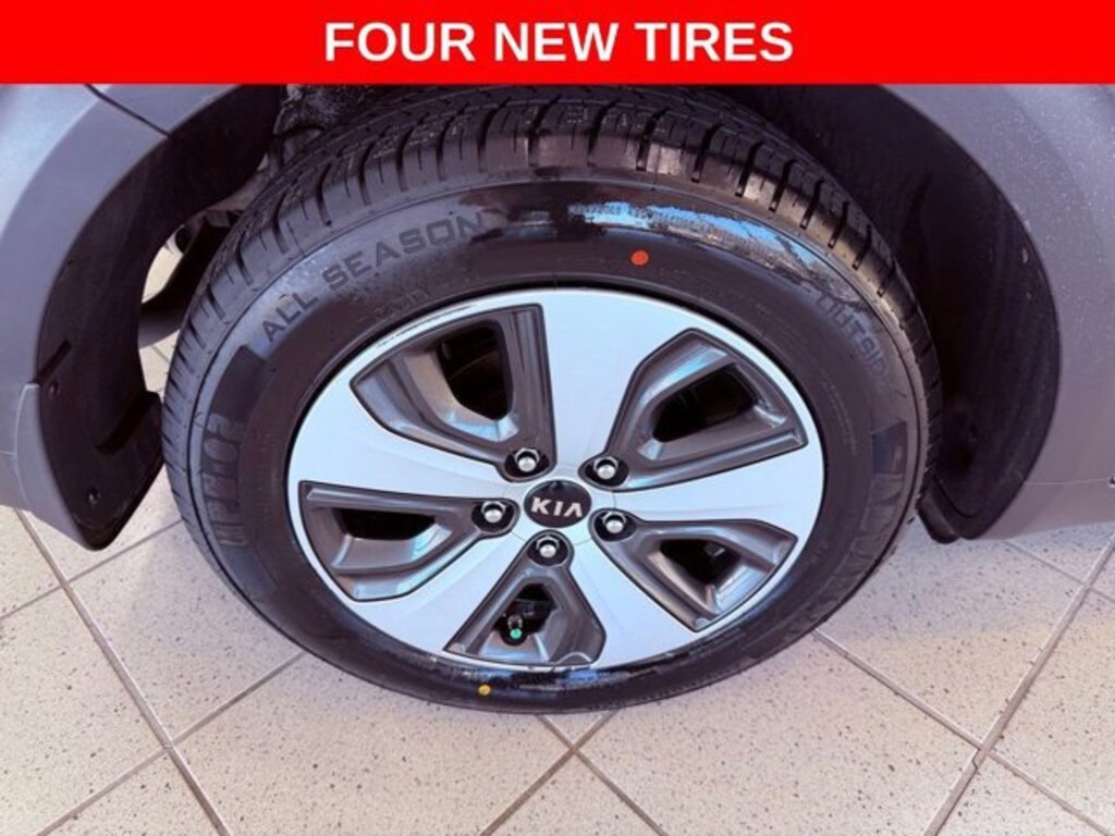 Used 2017 Kia Niro EX SUV