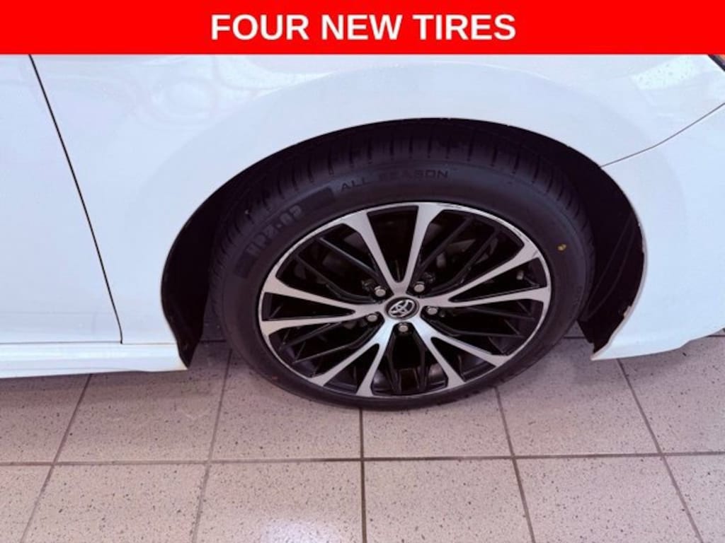 Used 2020 Toyota Camry SE Sedan
