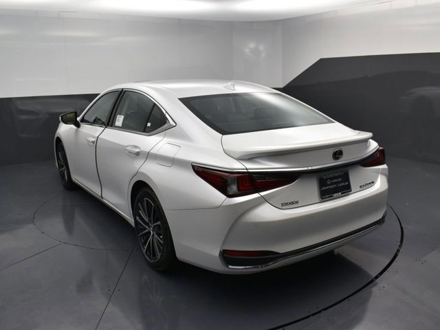 2025 Lexus ES 300h photo 3