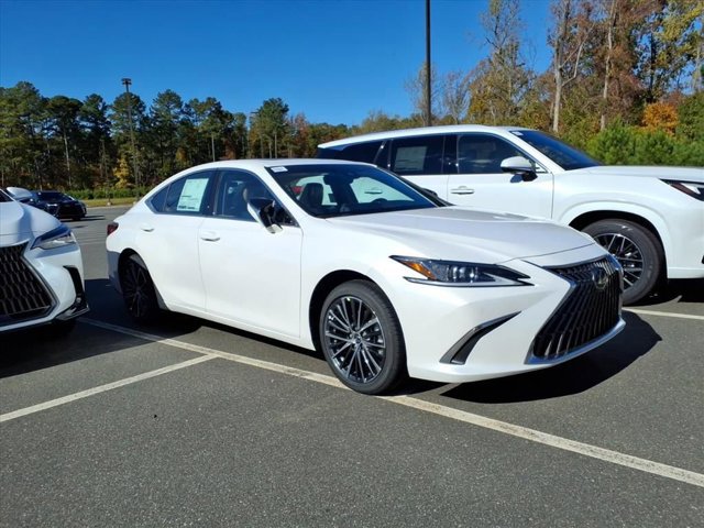 2025 Lexus ES 350's photo