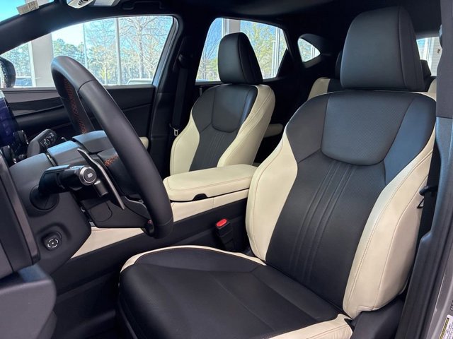 2022 Lexus NX 250 - Photo 13