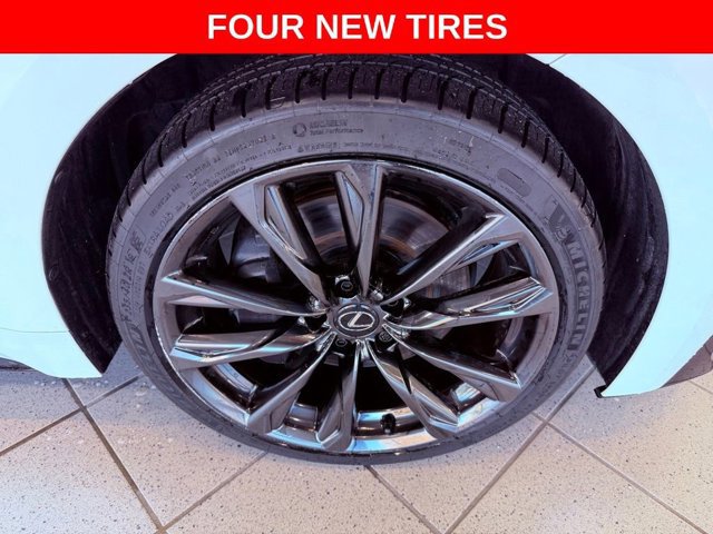 2024 Lexus IS 350 F SPORT photo 4