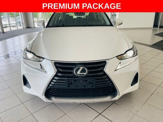 2017 Lexus IS 300 photo 2