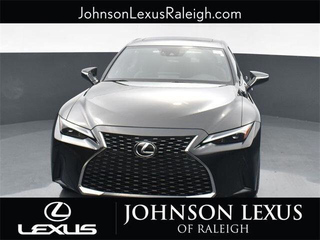 2021 Lexus IS 300 photo 4